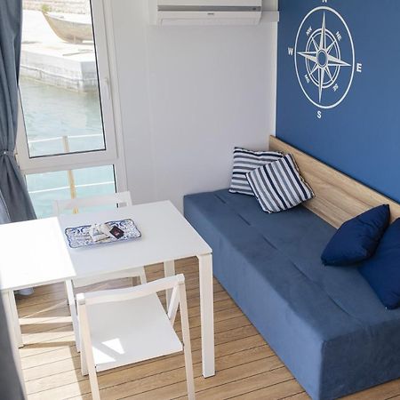 Houseboat Floatart Experience Bisceglie Hotel Exterior foto