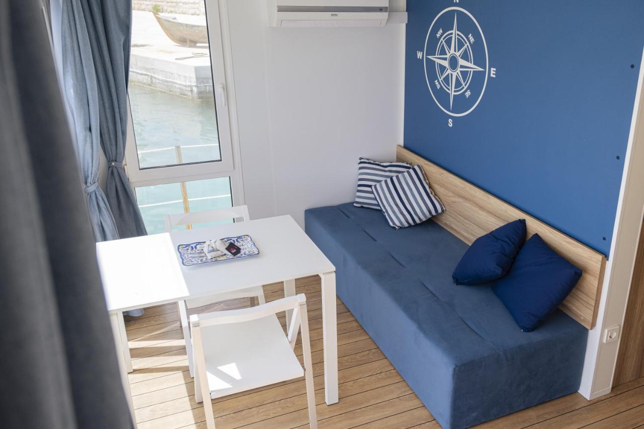 Houseboat Floatart Experience Bisceglie Hotel Exterior foto